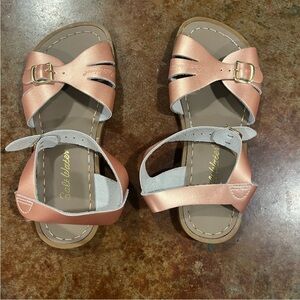 Girl size 2 Sun San sandals. In good condition